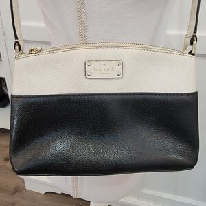 Kate Spade Black and Cream Crossbody Bag with Sleek Design